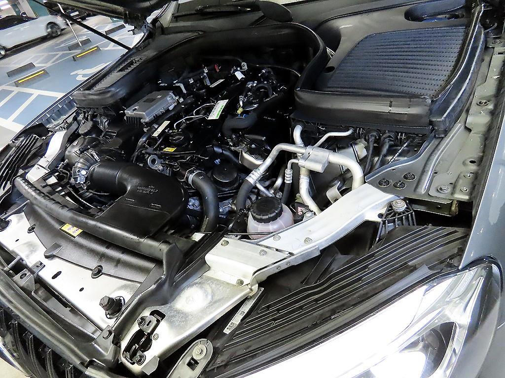 Mercedes Benz GLC Class 2018 Gris - Importación desde Corea - HF Imports Iquique - Foto 19