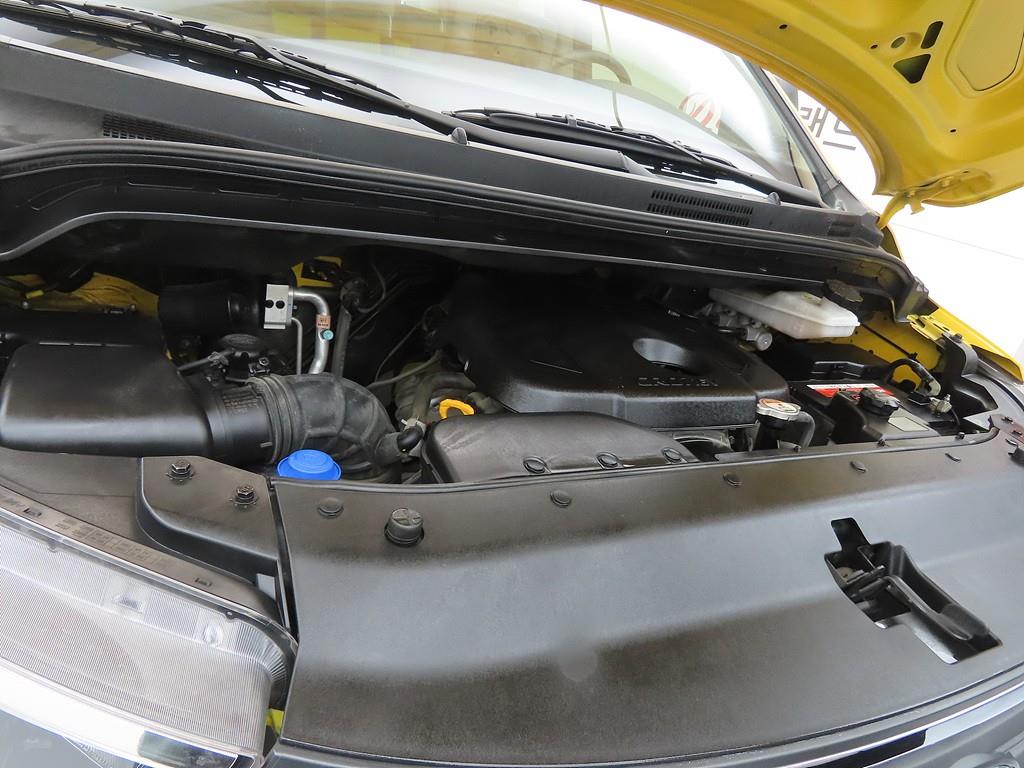 HYUNDAI Starex 2019 Amarillo - Importación desde Corea - HF Imports Iquique - Foto 19