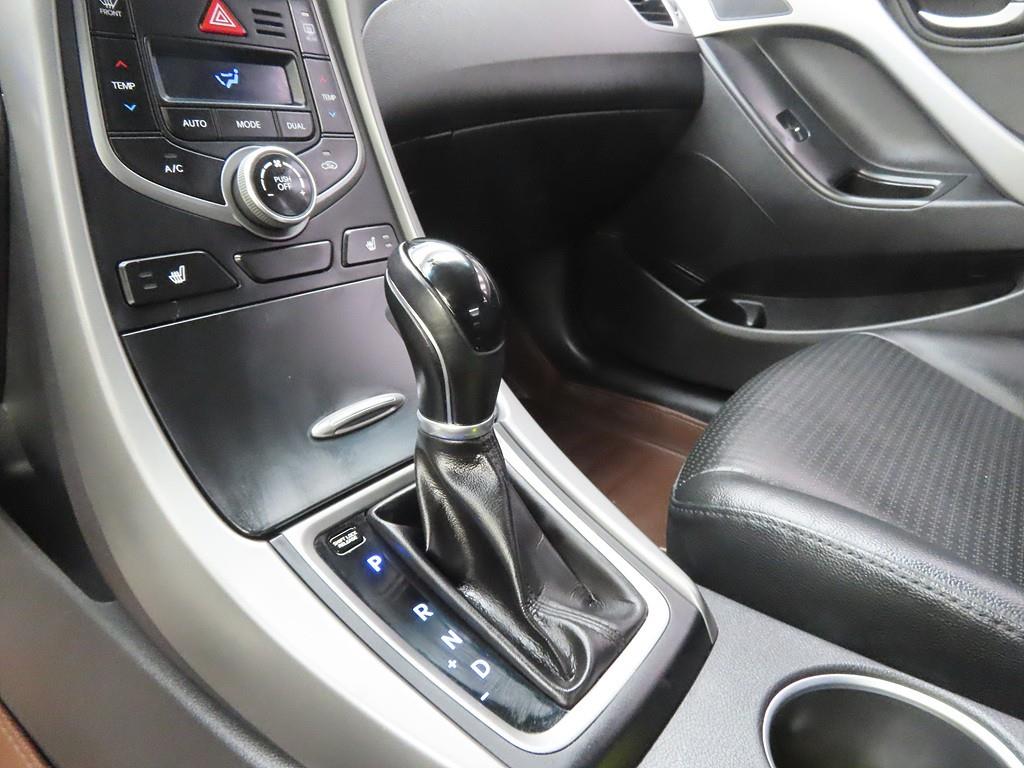 HYUNDAI Avante - Vista 11