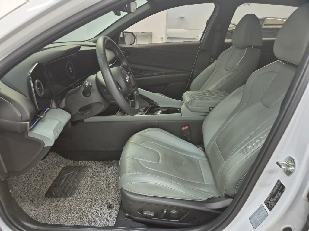 HYUNDAI Avante - Vista 11