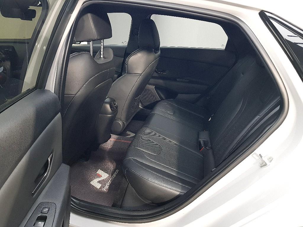 HYUNDAI Avante - Vista 9