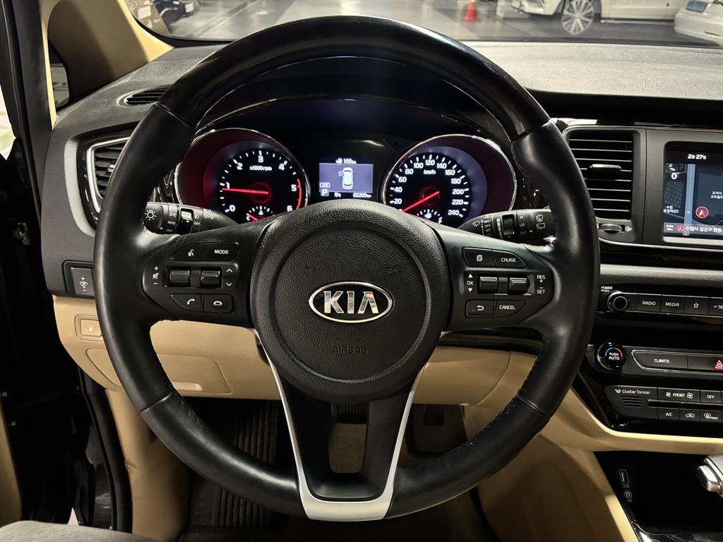 KIA Carnival 2019 Negro - Importación desde Corea - HF Imports Iquique - Foto 15
