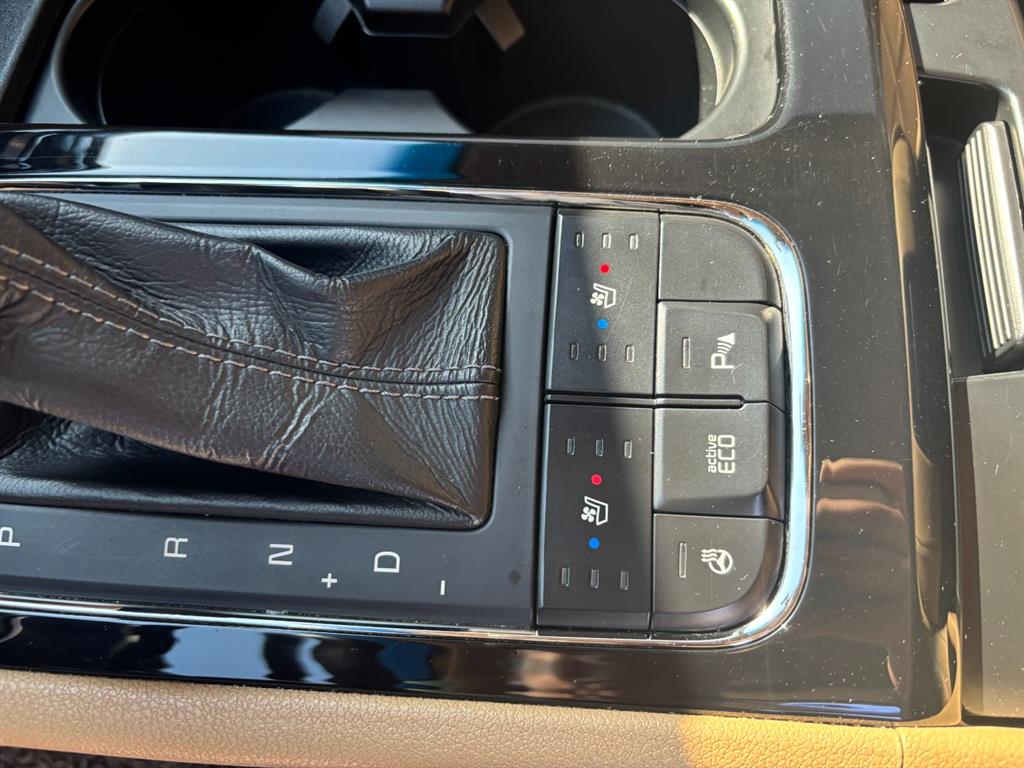 KIA Carnival - Vista 11