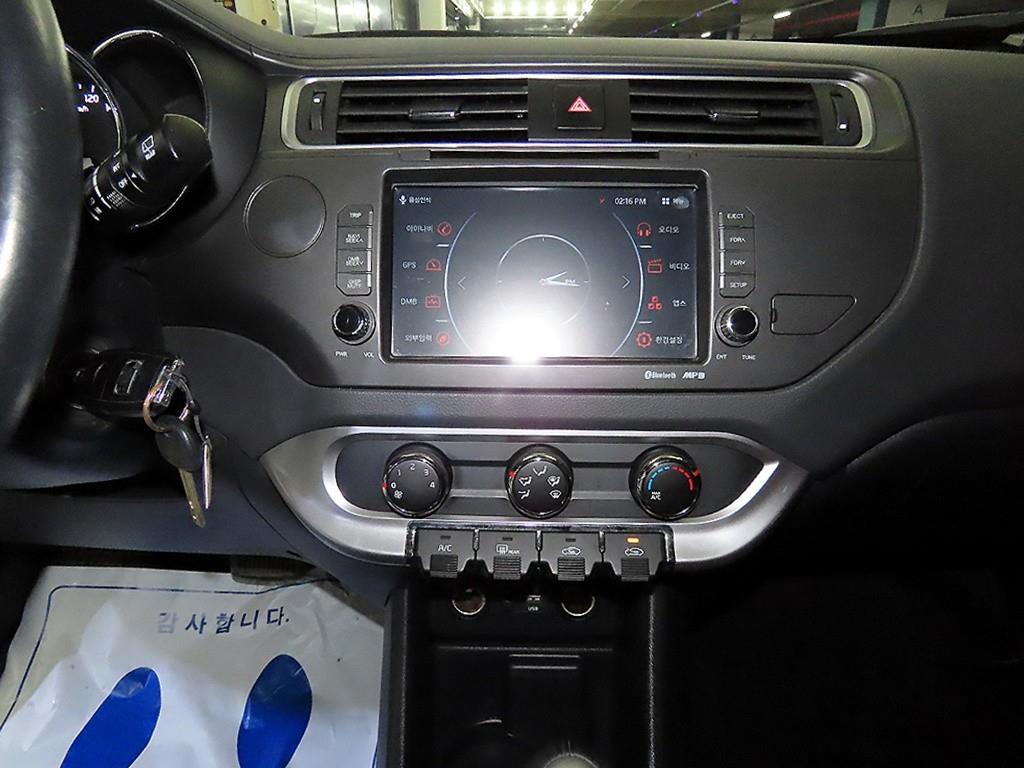 KIA Pride - Vista 11