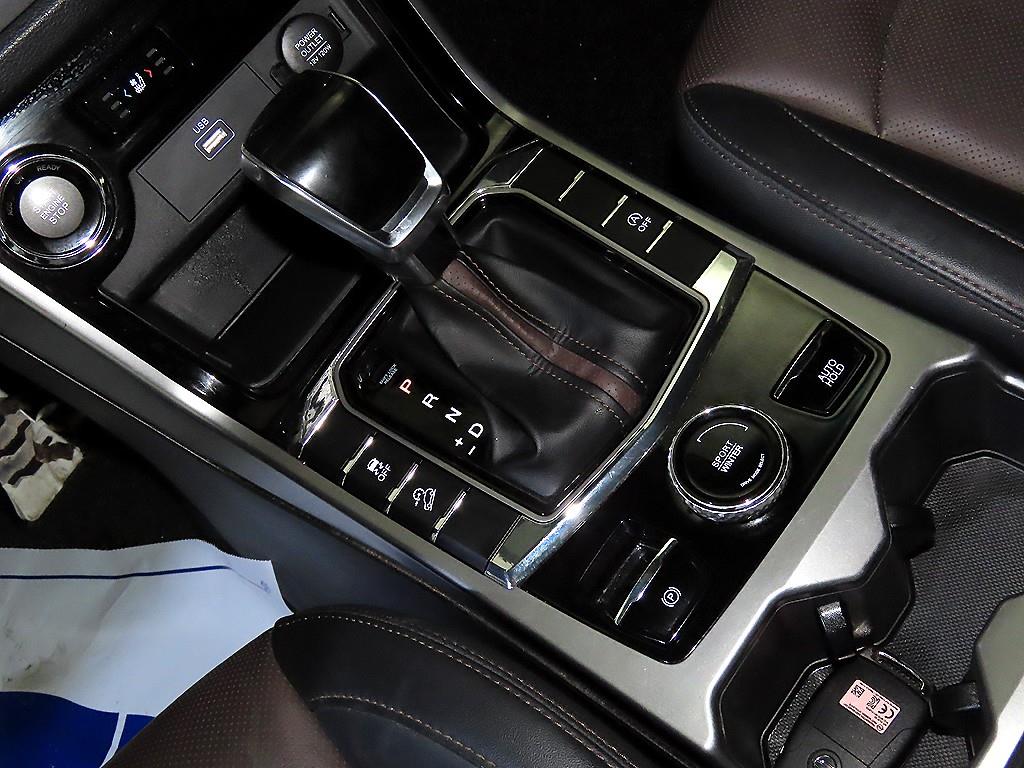 Ssangyong Korando - Vista 12