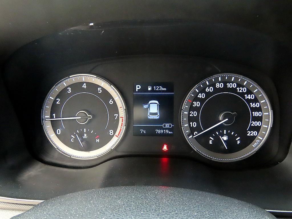 HYUNDAI Venue - Vista 9