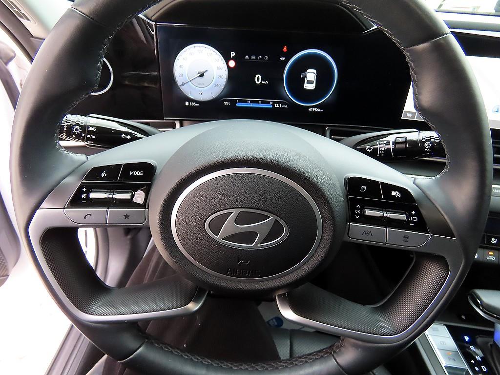 HYUNDAI Avante - Vista 8