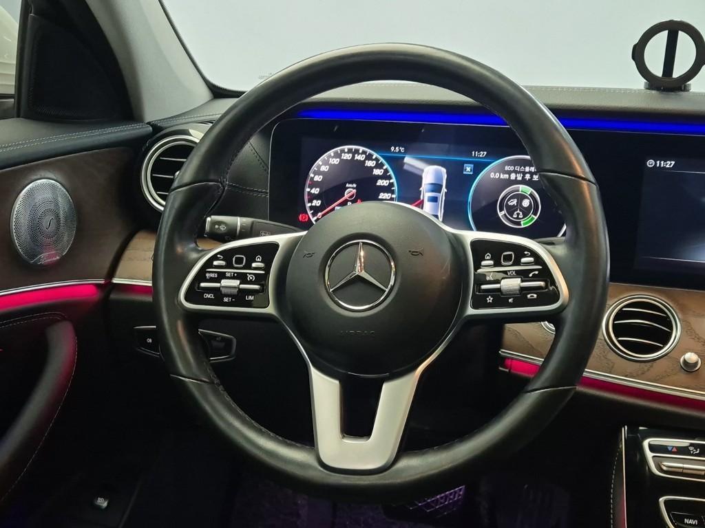 Mercedes Benz E class - Vista 6