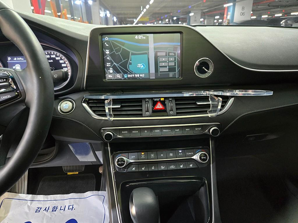 HYUNDAI Grandeur - Vista 11