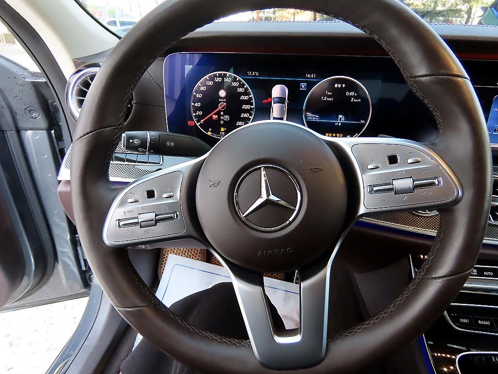 Mercedes Benz CLS Class - Vista 8