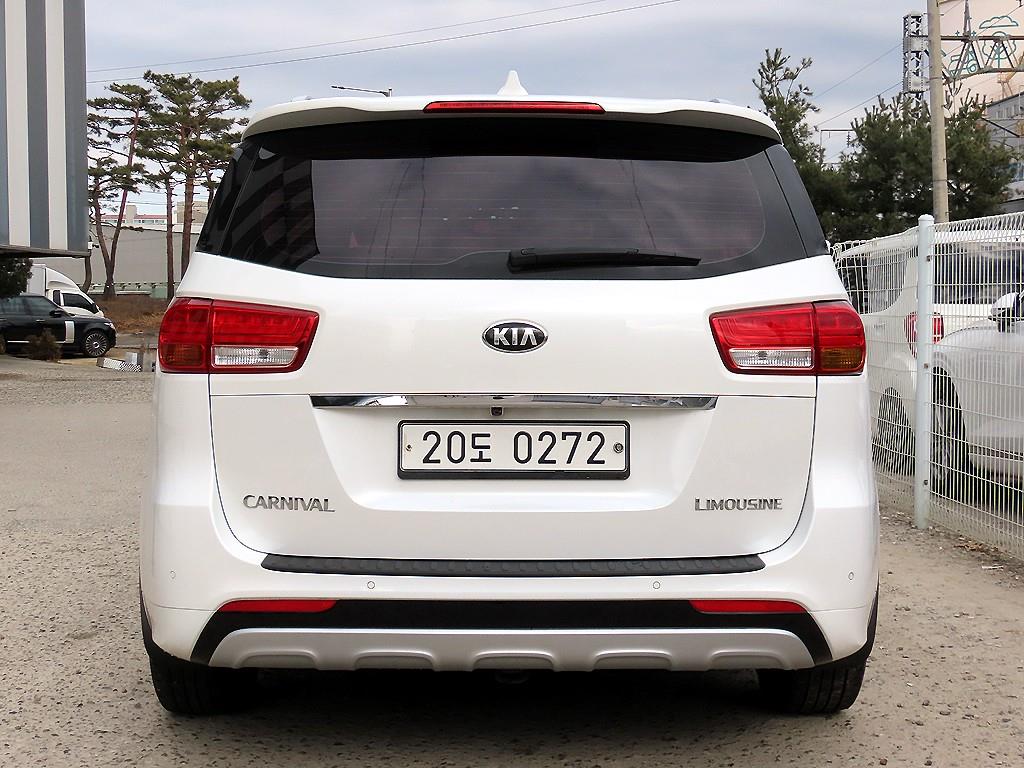 KIA Carnival - Vista 4