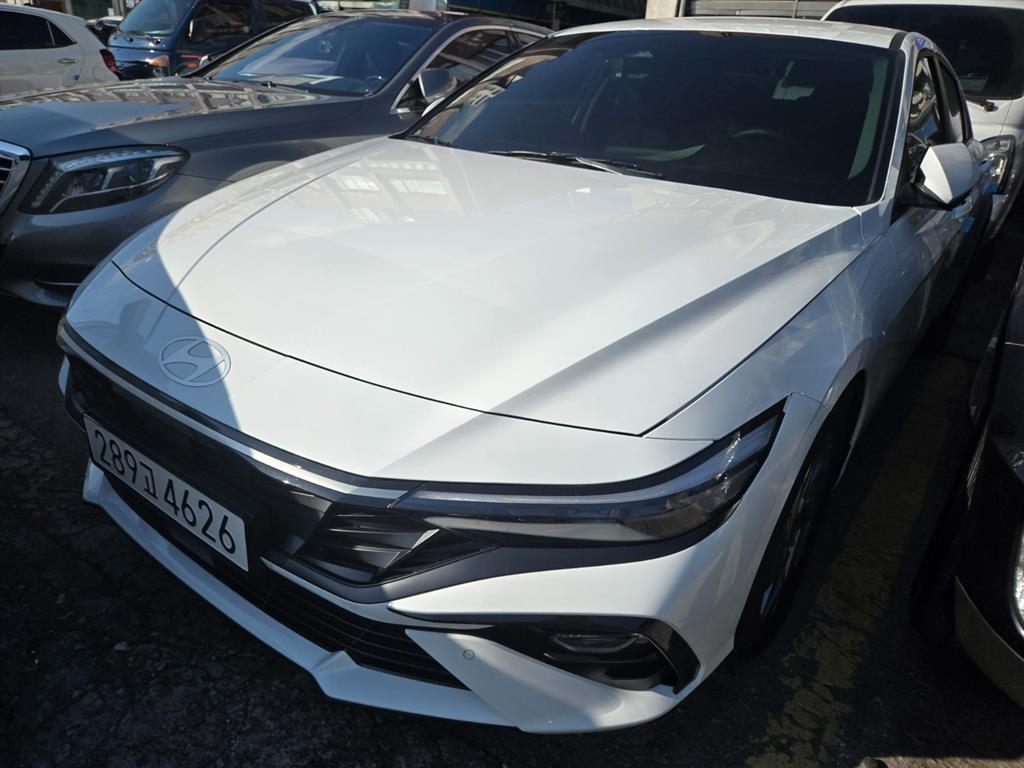 HYUNDAI Avante - Vista 2