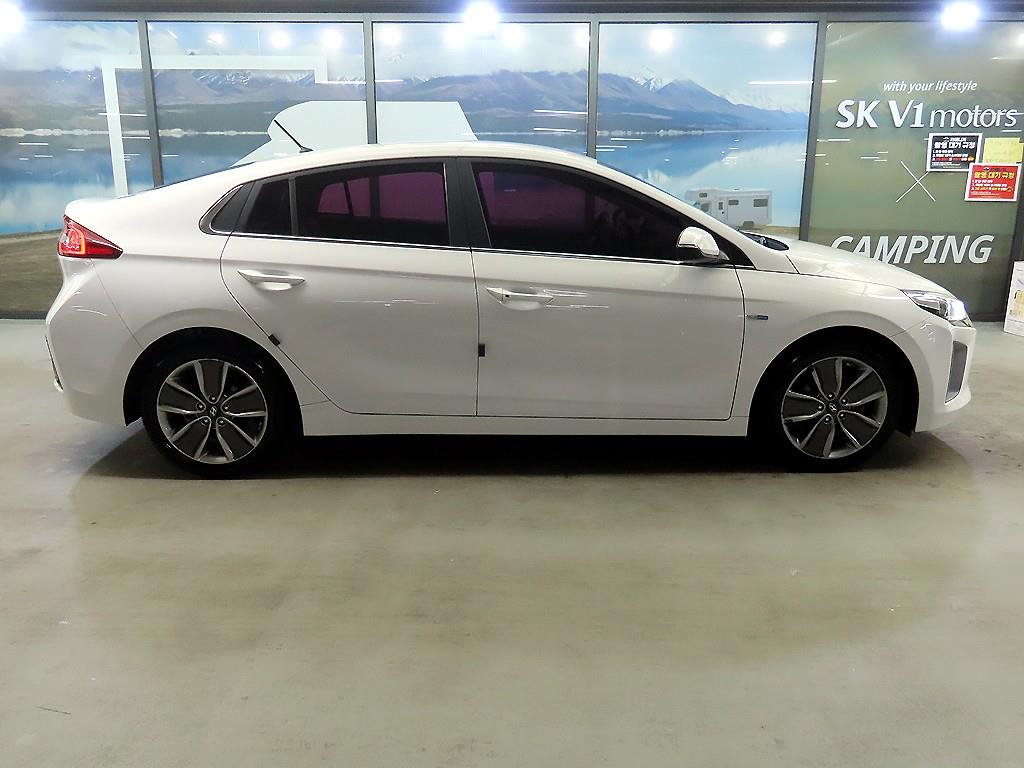 HYUNDAI Ioniq - Vista 3