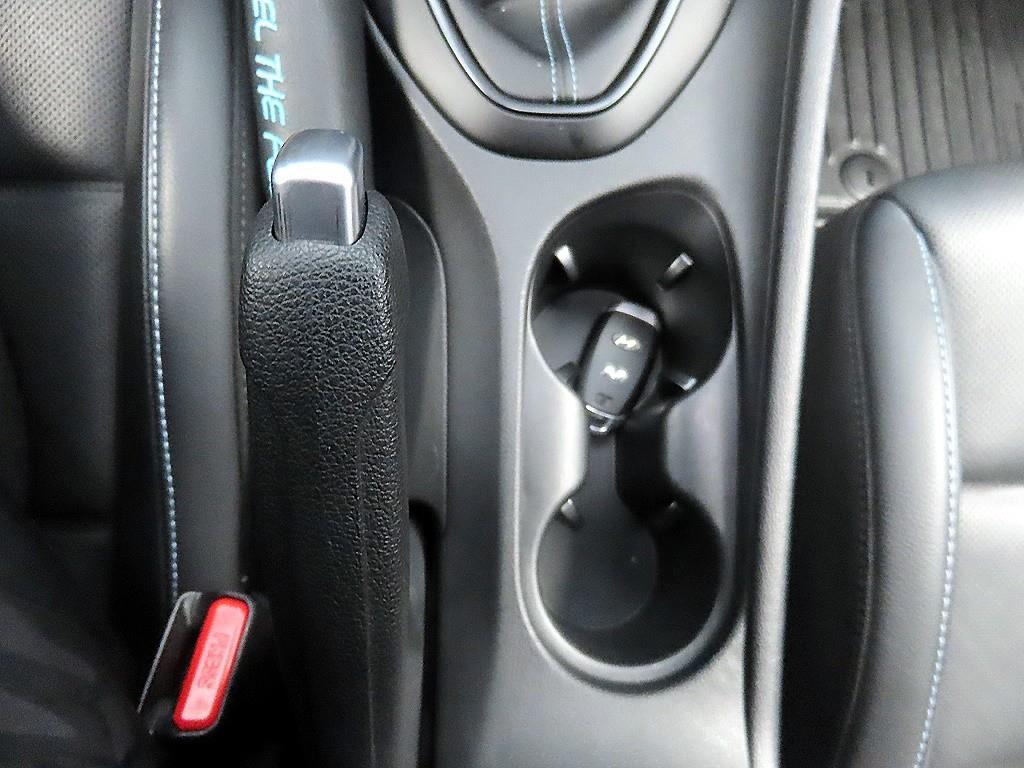 HYUNDAI Veloster - Vista 12