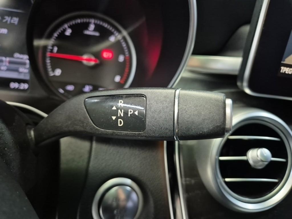 Mercedes Benz GLC Class - Vista 12