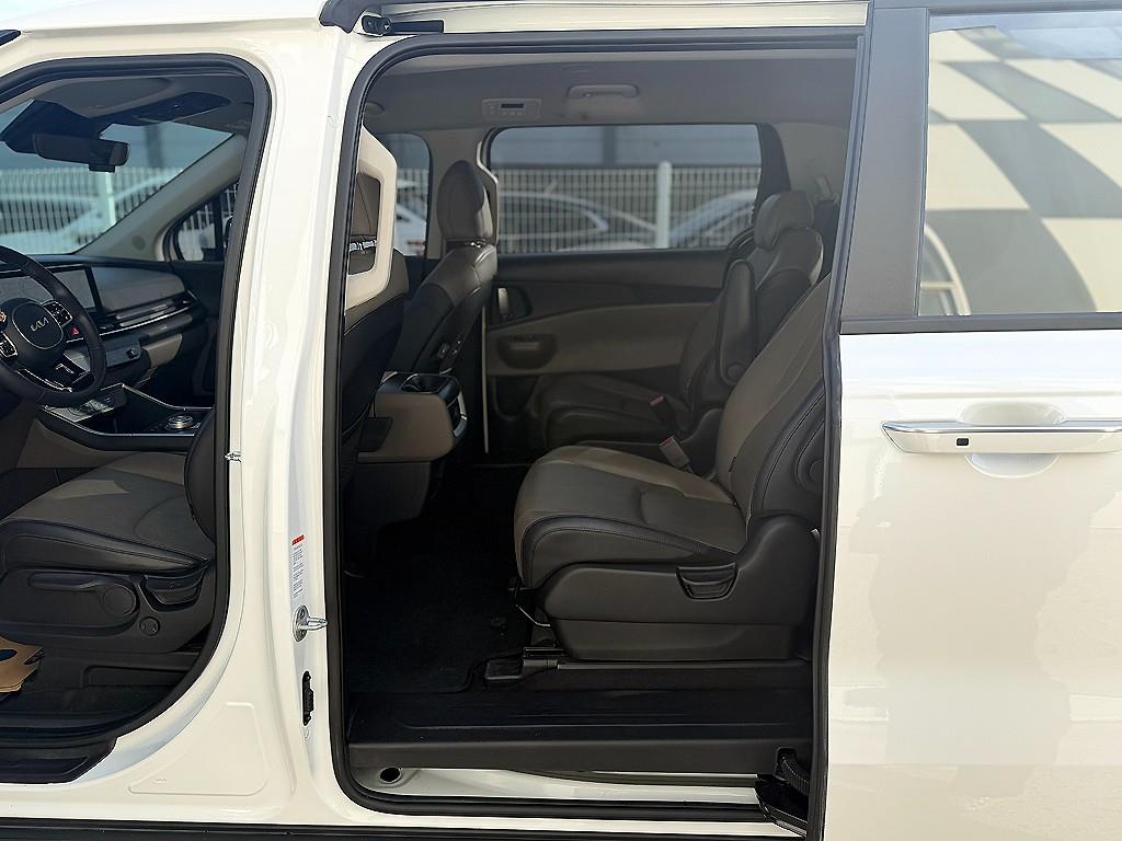 KIA Carnival - Vista 6