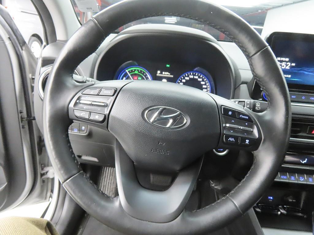 HYUNDAI Kona - Vista 8