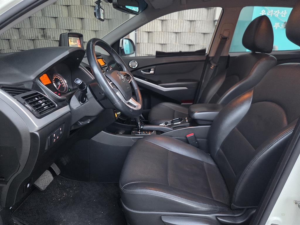 Ssangyong Korando - Vista 5