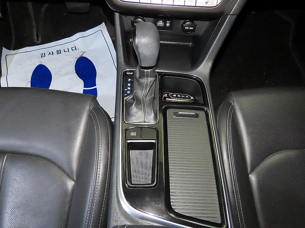 HYUNDAI Sonata - Vista 12