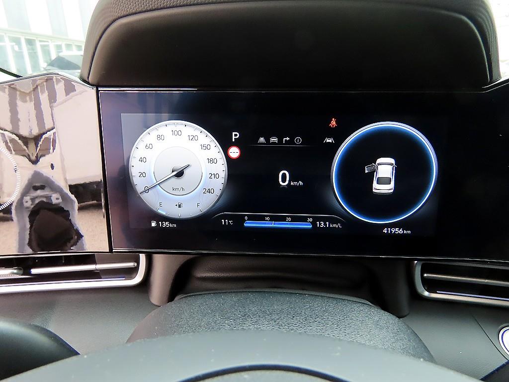 HYUNDAI Avante - Vista 9