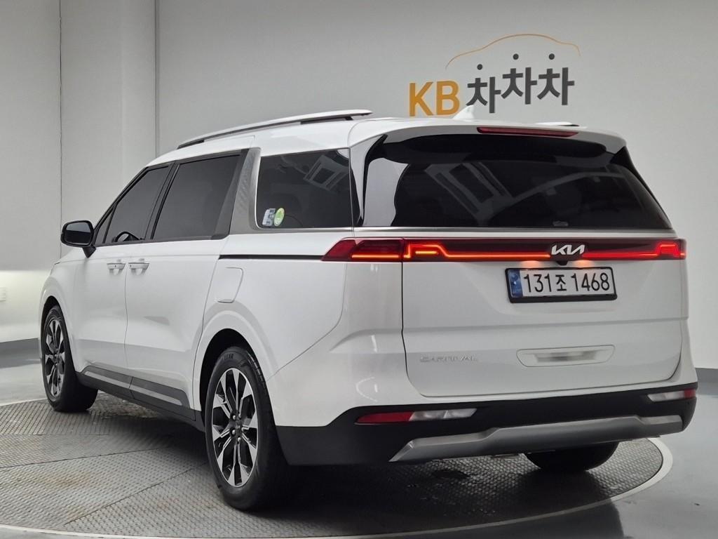 KIA Carnival - Vista 2
