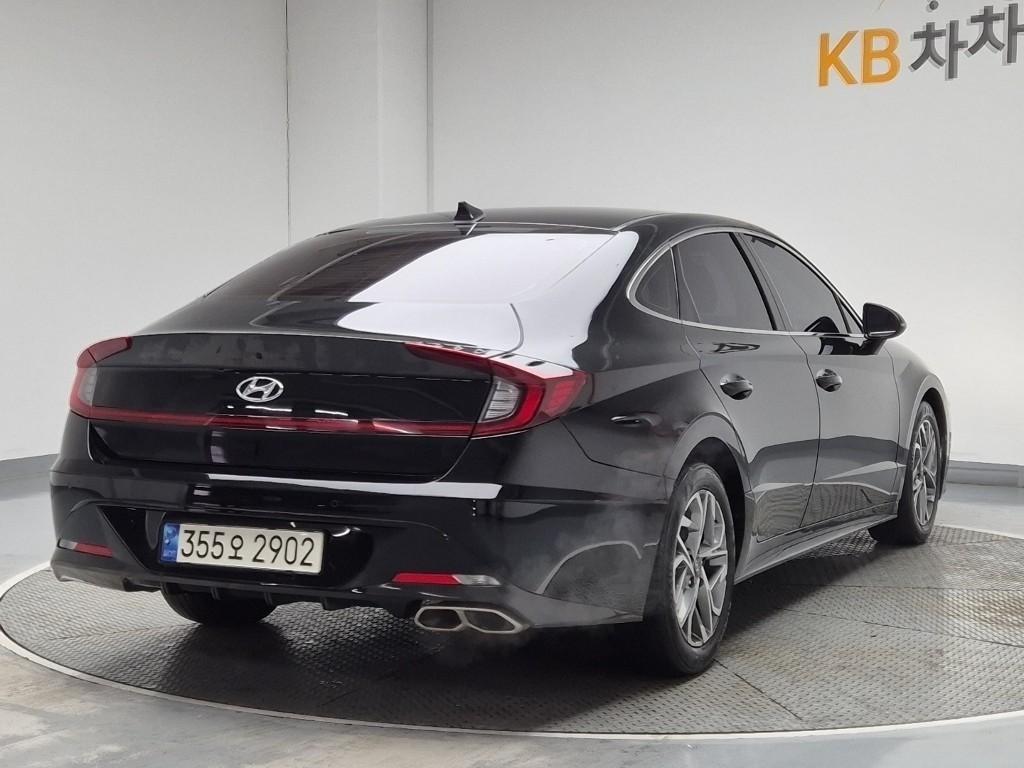 HYUNDAI Sonata - Vista 3