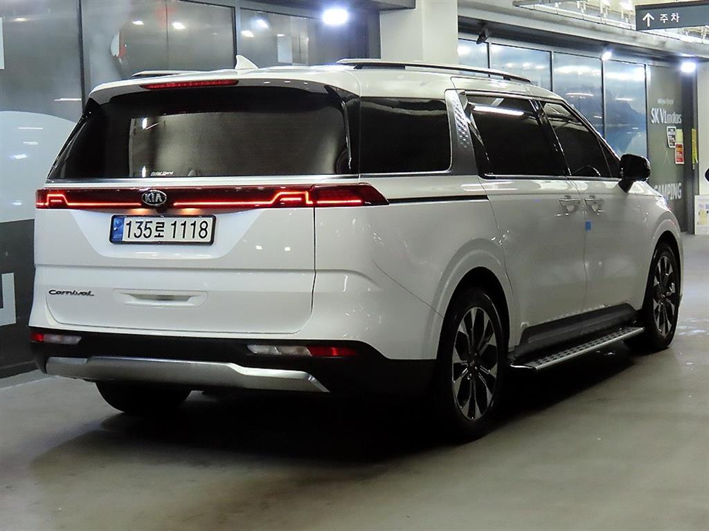 KIA Carnival - Vista 4