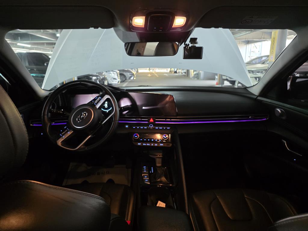 HYUNDAI Avante - Vista 9