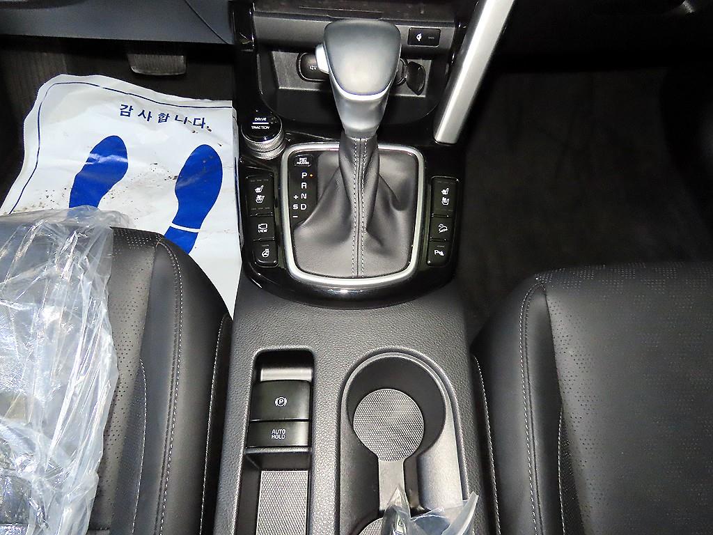 KIA Seltos - Vista 12