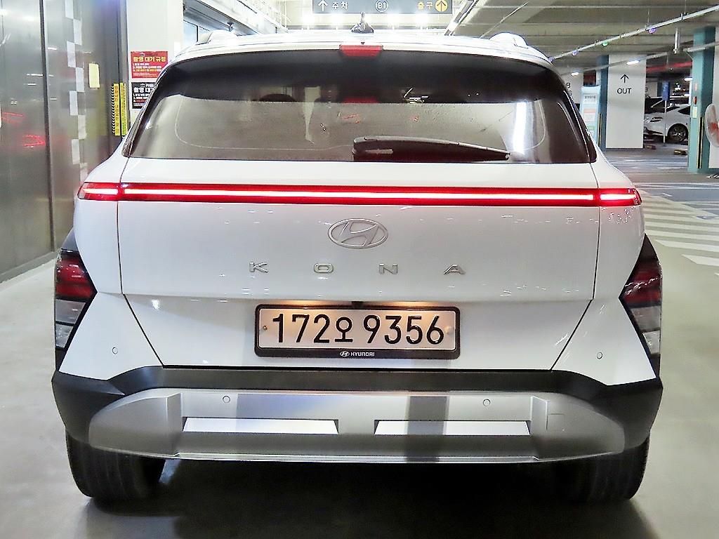 HYUNDAI Kona - Vista 4