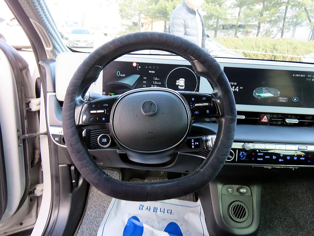 HYUNDAI Ioniq 5 - Vista 8