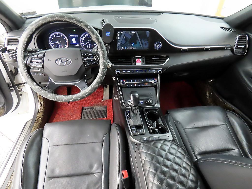 HYUNDAI Grandeur - Vista 7