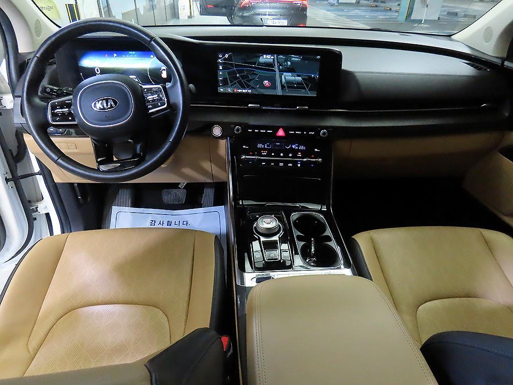 KIA Carnival - Vista 11