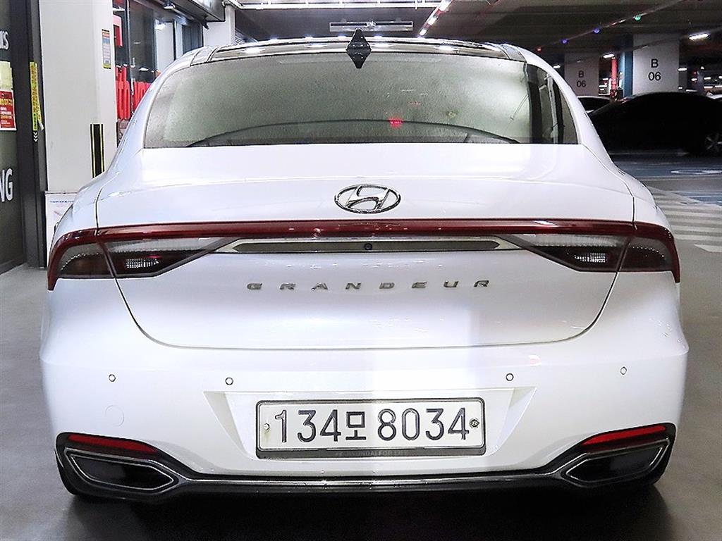 HYUNDAI Grandeur - Vista 5