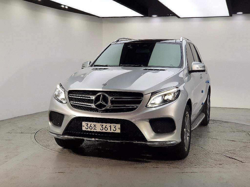 Mercedes Benz GLE Class - Vista 2