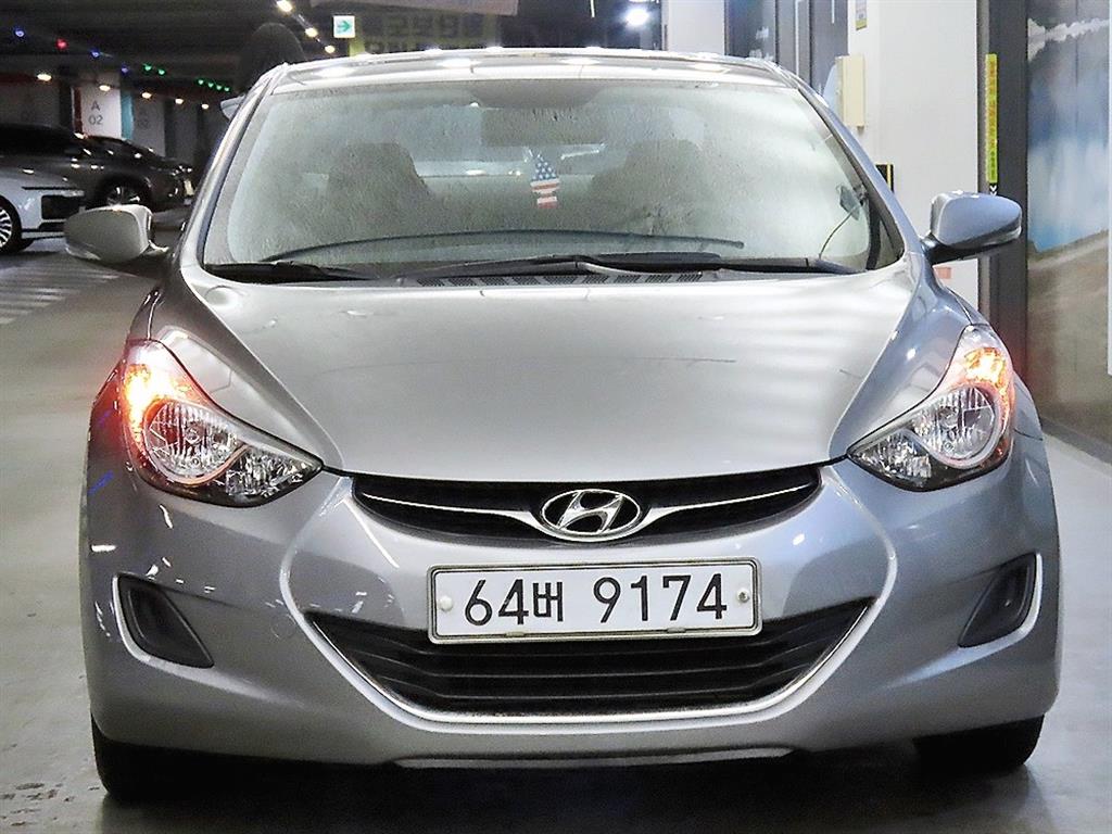 HYUNDAI Avante - Vista 2