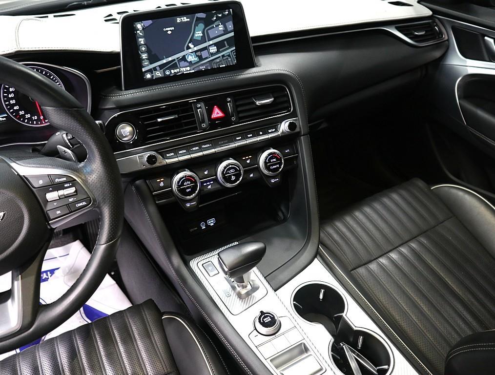 Genesis G70 - Vista 11