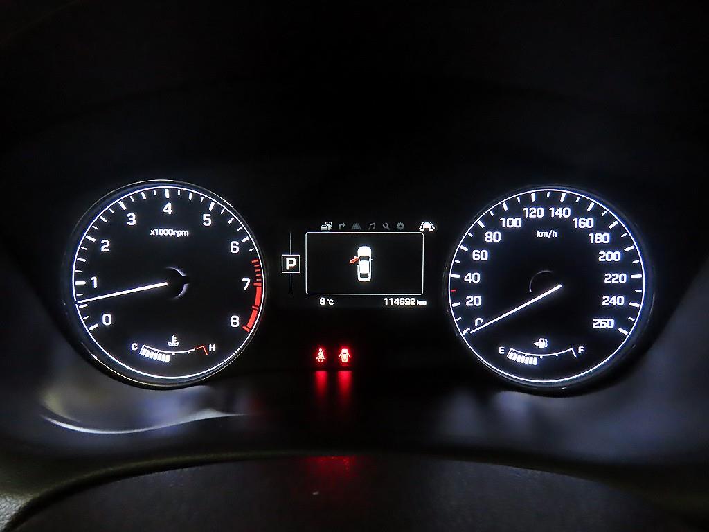 HYUNDAI Genesis - Vista 9