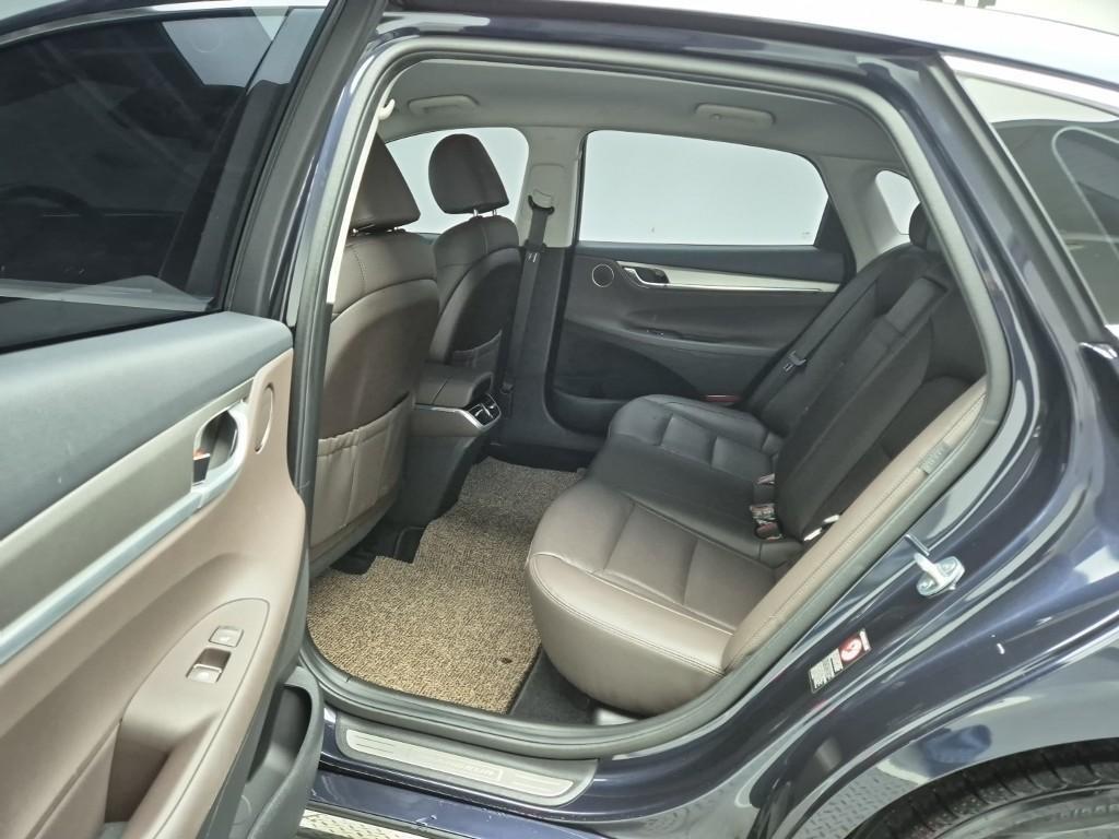 HYUNDAI Grandeur - Vista 12