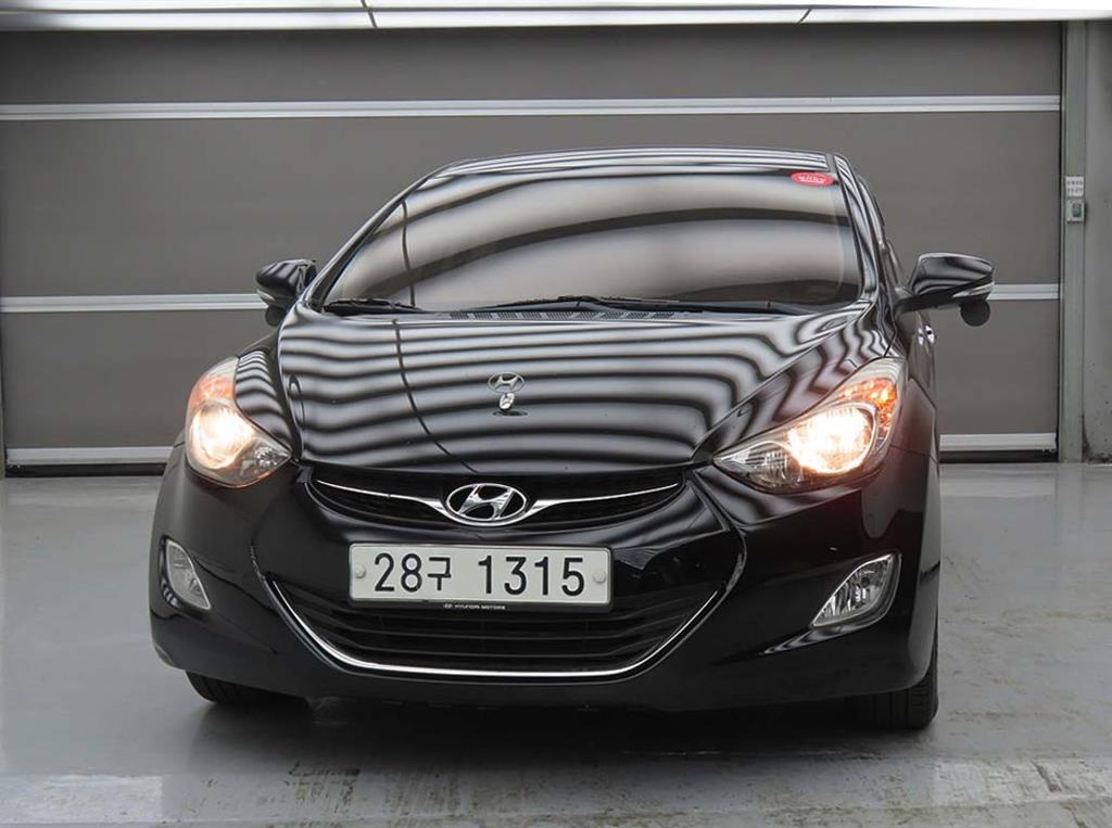 HYUNDAI Avante - Vista 2