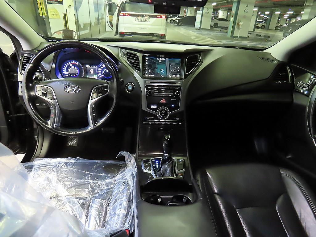 HYUNDAI Grandeur - Vista 10