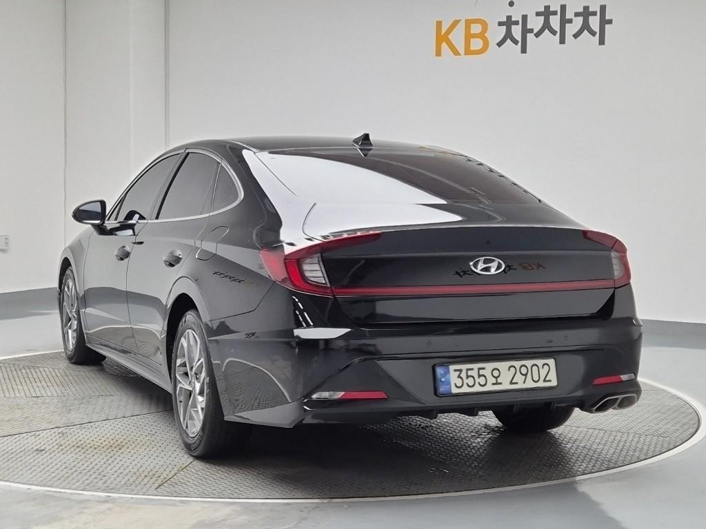 HYUNDAI Sonata - Vista 2