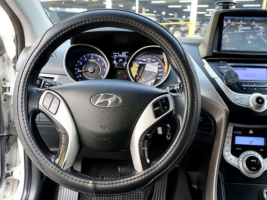 HYUNDAI Avante 2011 Blanco - Importación desde Corea - HF Imports Iquique - Foto 8