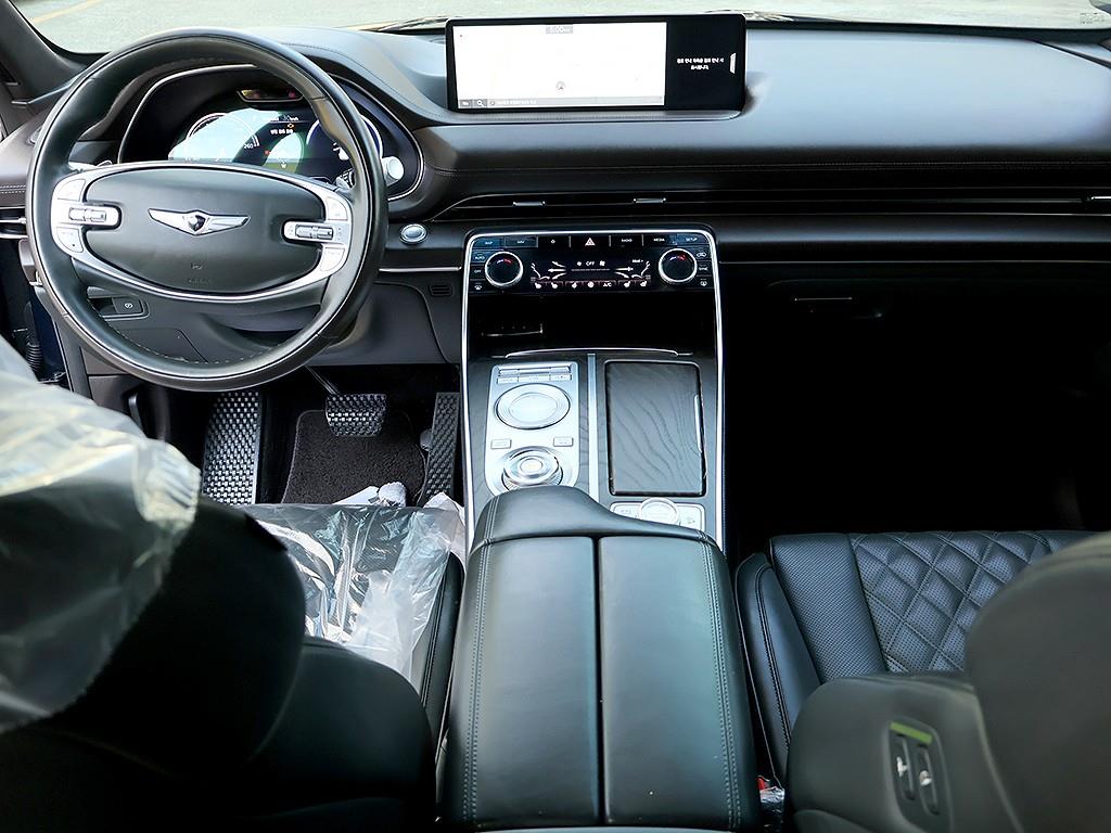 Genesis GV80 - Vista 9