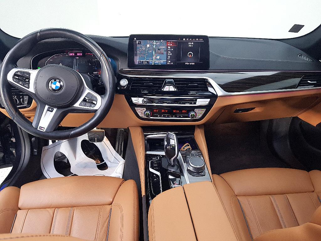 BMW 5 Series - Vista 5