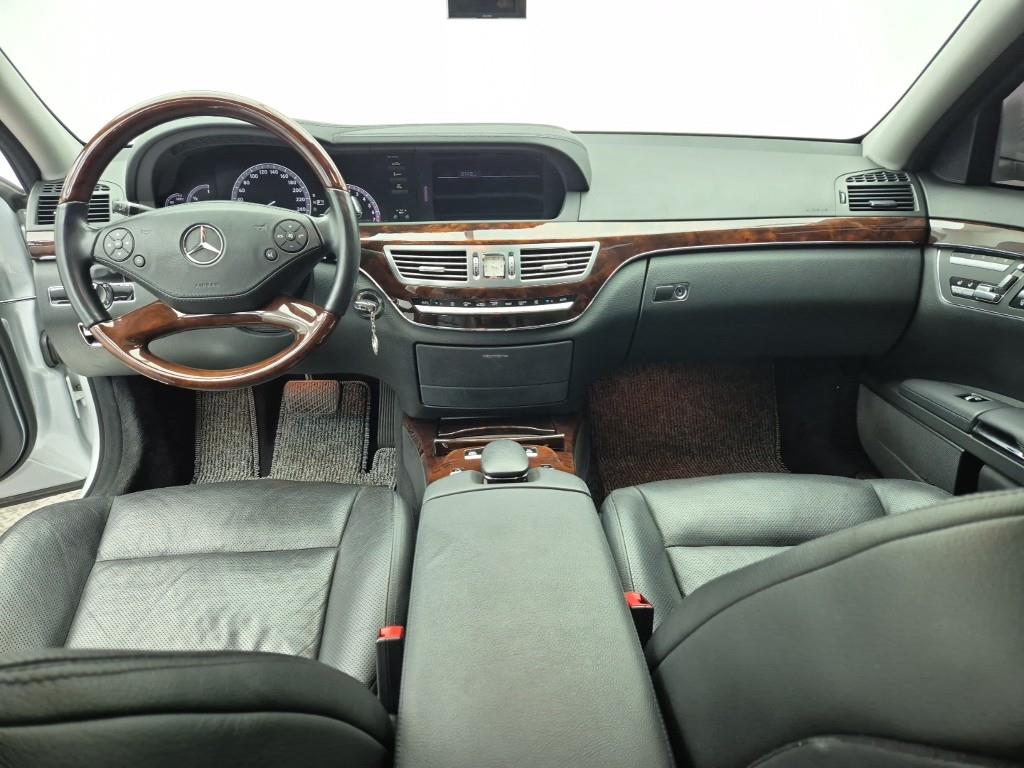 Mercedes Benz S Class - Vista 5