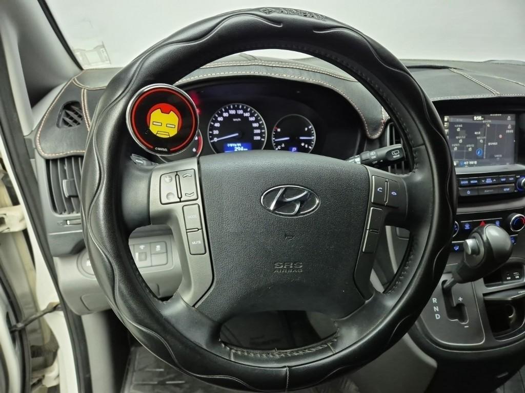 HYUNDAI Starex - Vista 9