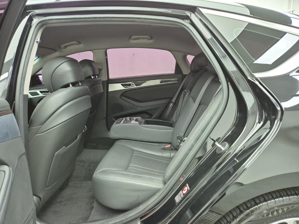 Genesis G80 - Vista 12