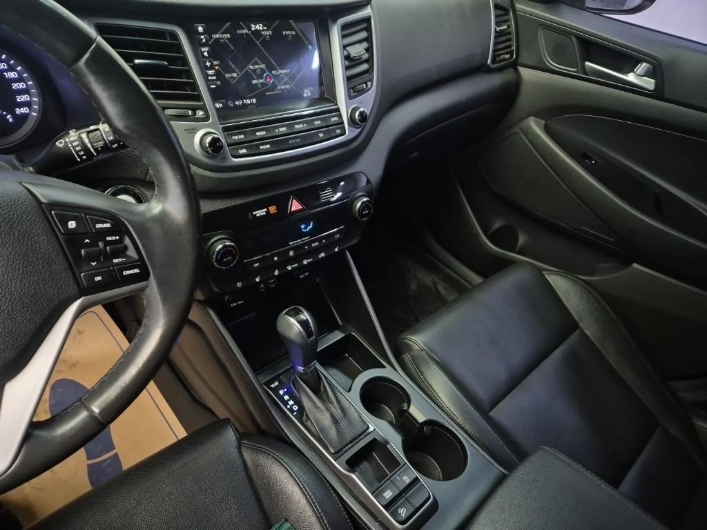 HYUNDAI Tucson - Vista 10