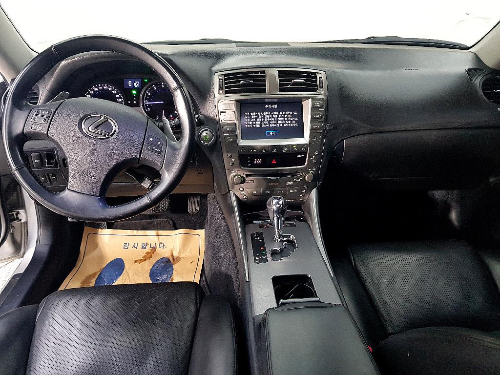Lexus IS - Vista 5